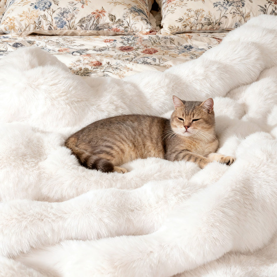 Lyxig – Konstpälsfilt Fluffig Plysch Kaninpäls Bubbel – 153 x 203 cm – Beige