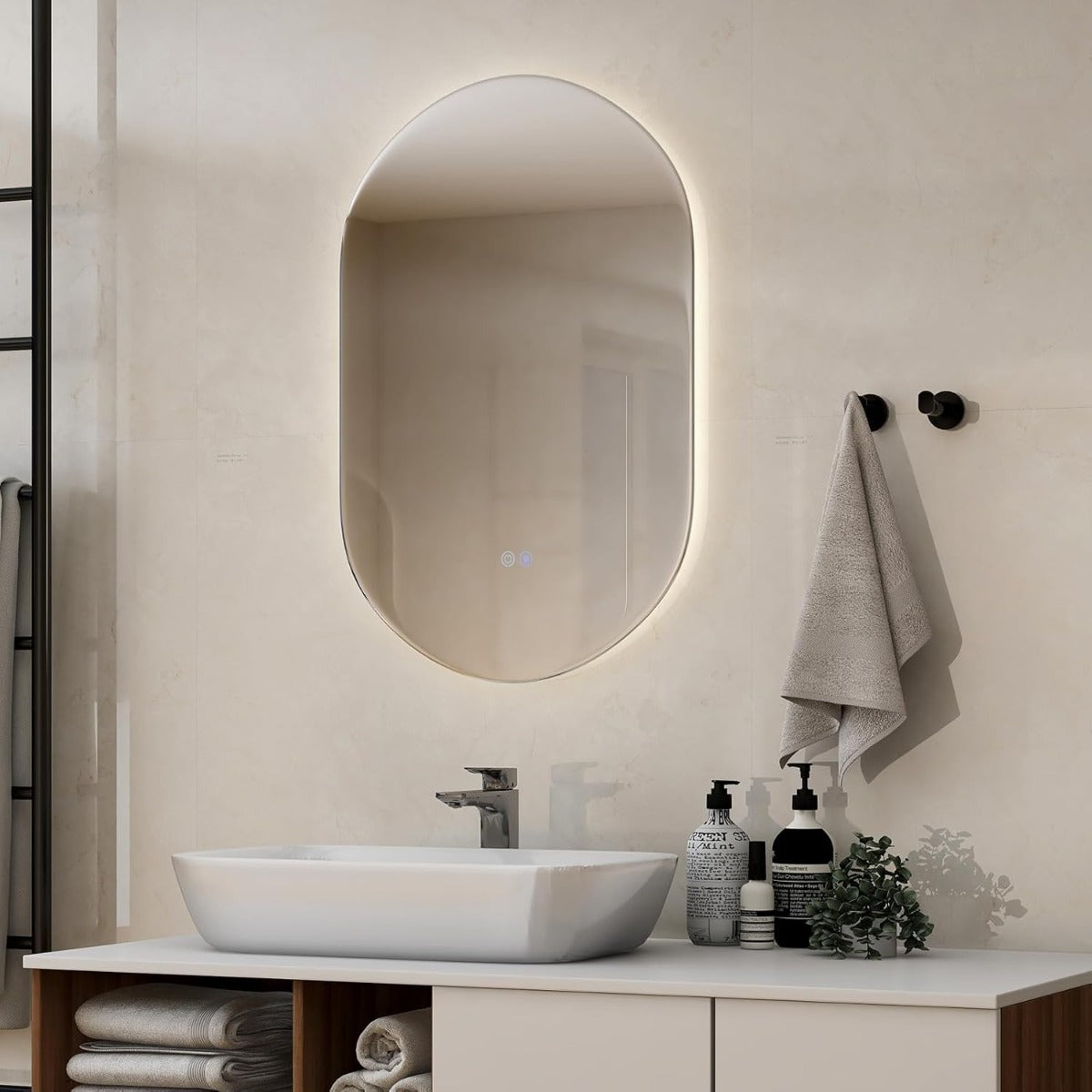 LED Väggspegel – Oval Dimbar Badrumsspegel – 80 x 50 cm – Silver