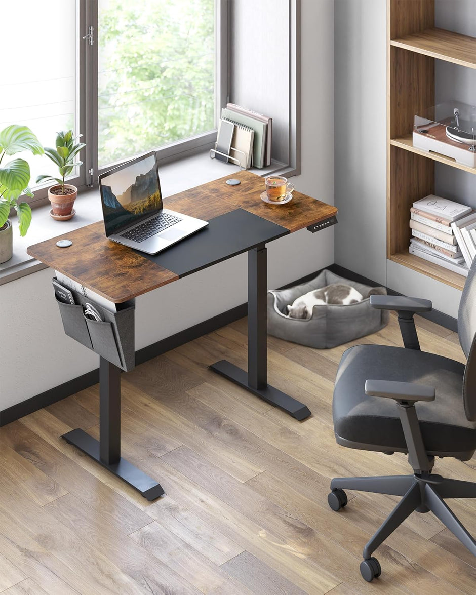 Elektrischer Schreibtisch – mit Rollen und Stauraum