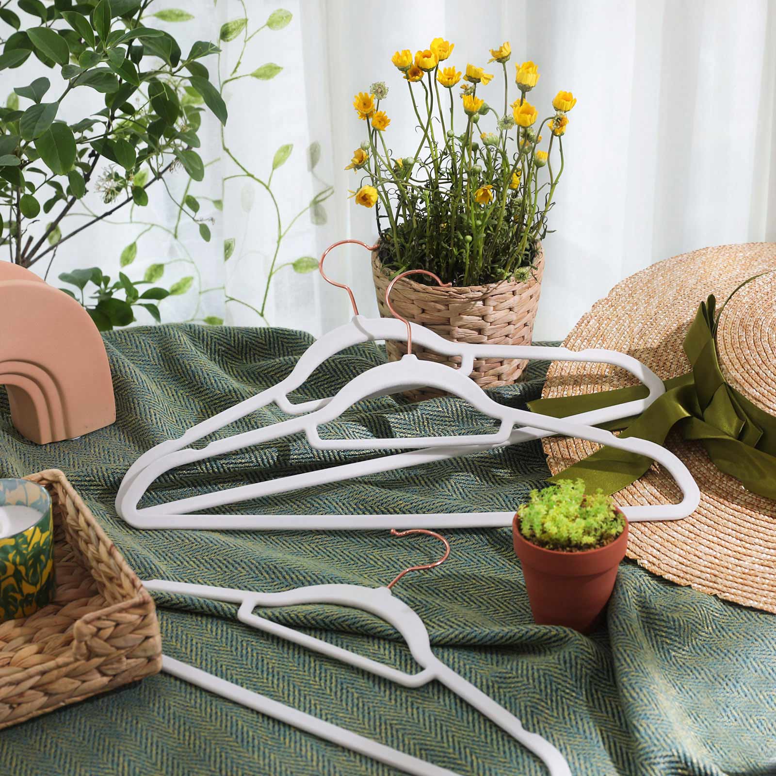 Samtkleiderbügel - Anti -Slip -Anhänger - Set von 50 - Weiß