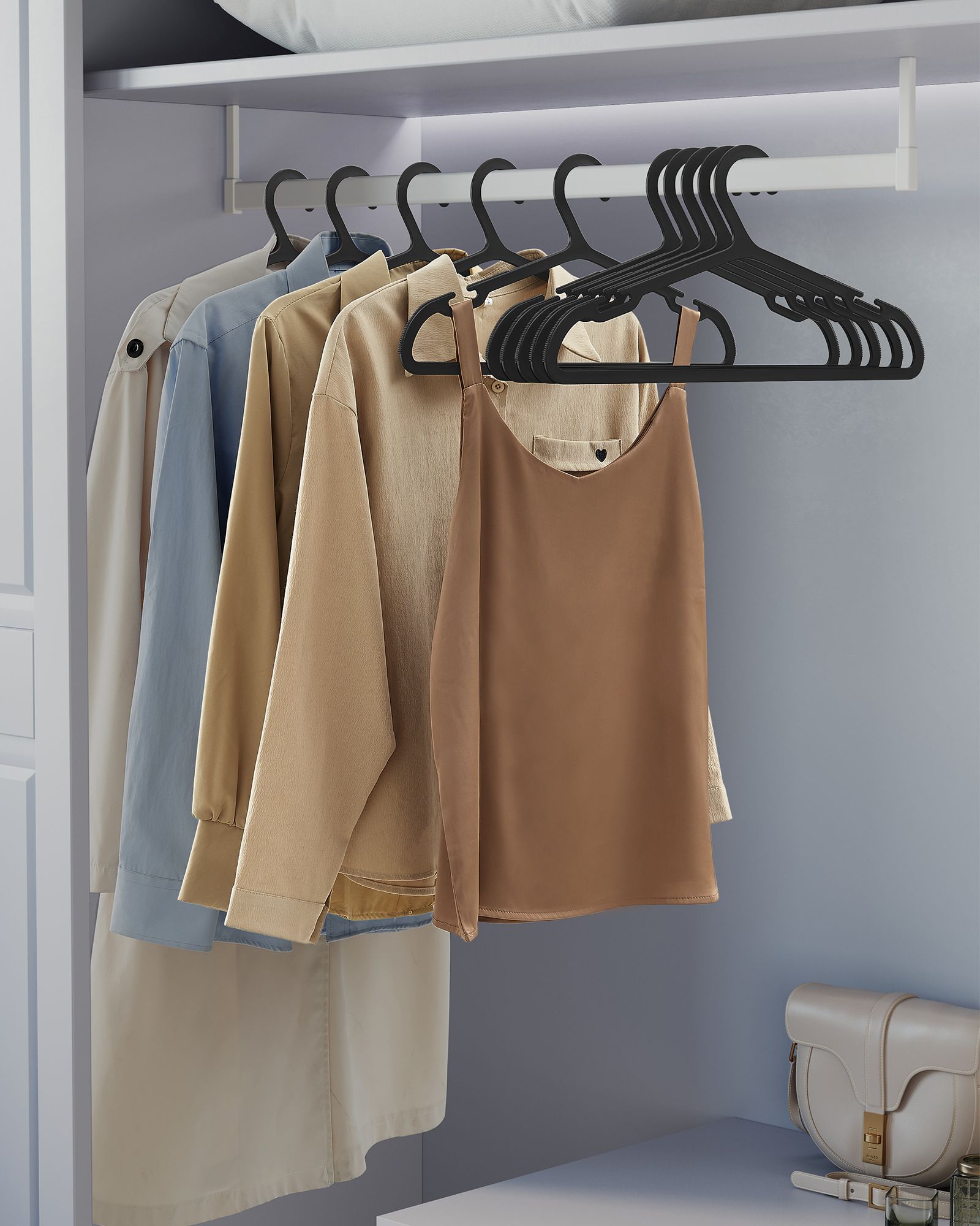 Kleidungsbügel Plastik -Set von 50 41,7 cm breitem Tintenschwarz