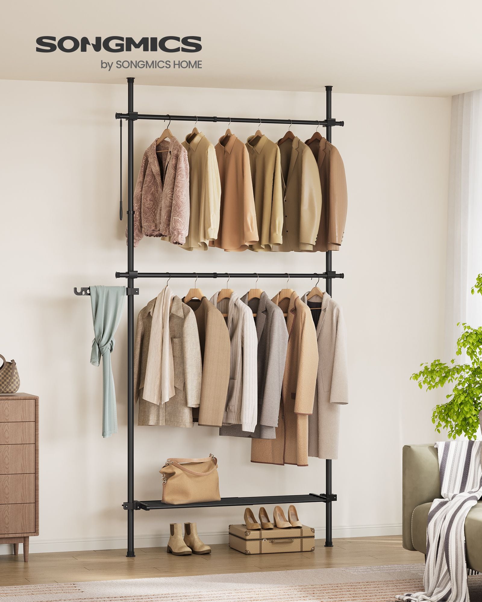 Kleidungsständer - von Boden zu Decke - mit mattem schwarzem Regal