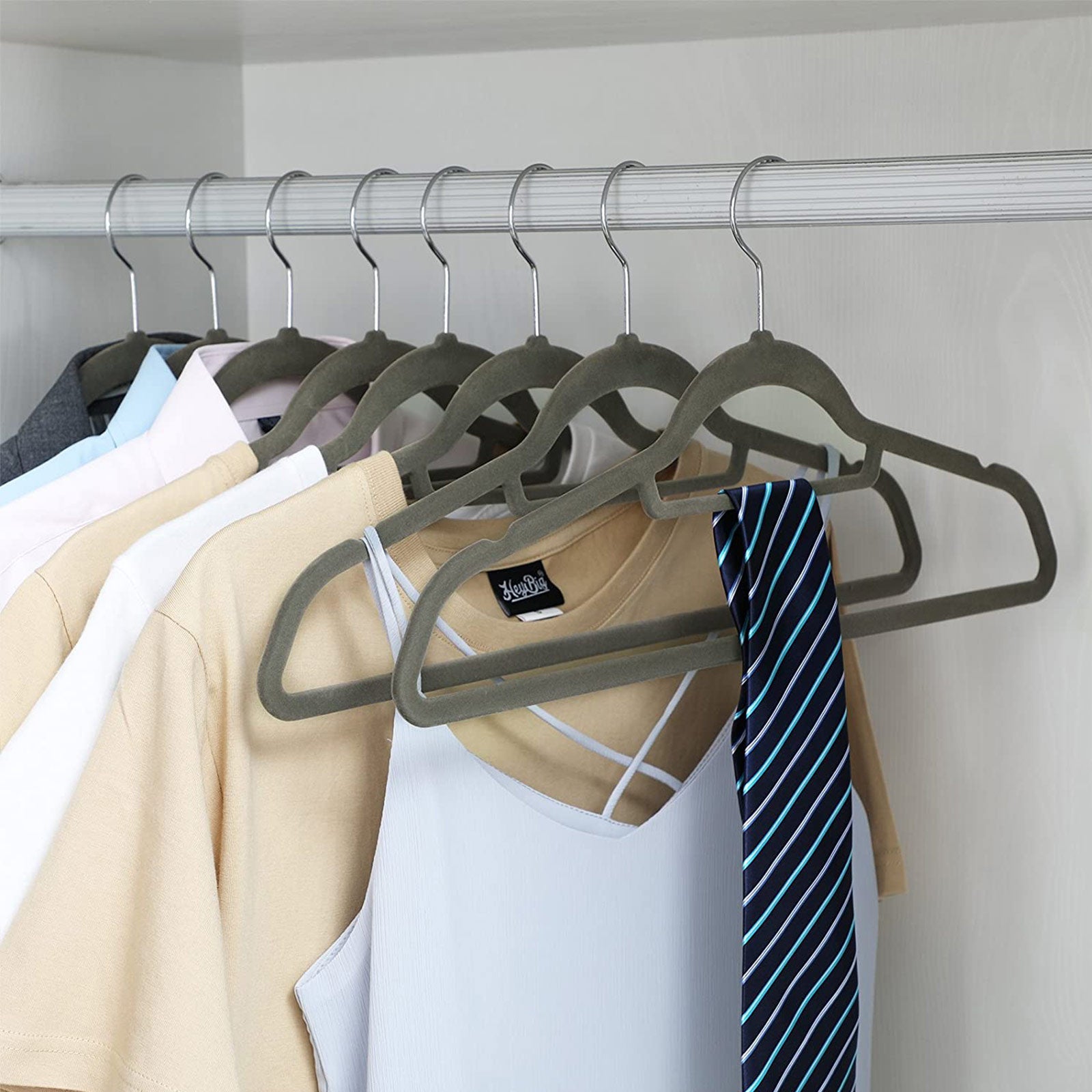 Set von 100 Kleiderbügel