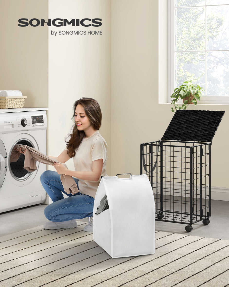 Wäschereikorb und Wäsche-Raum-ink-Schwarz-Wölnwit