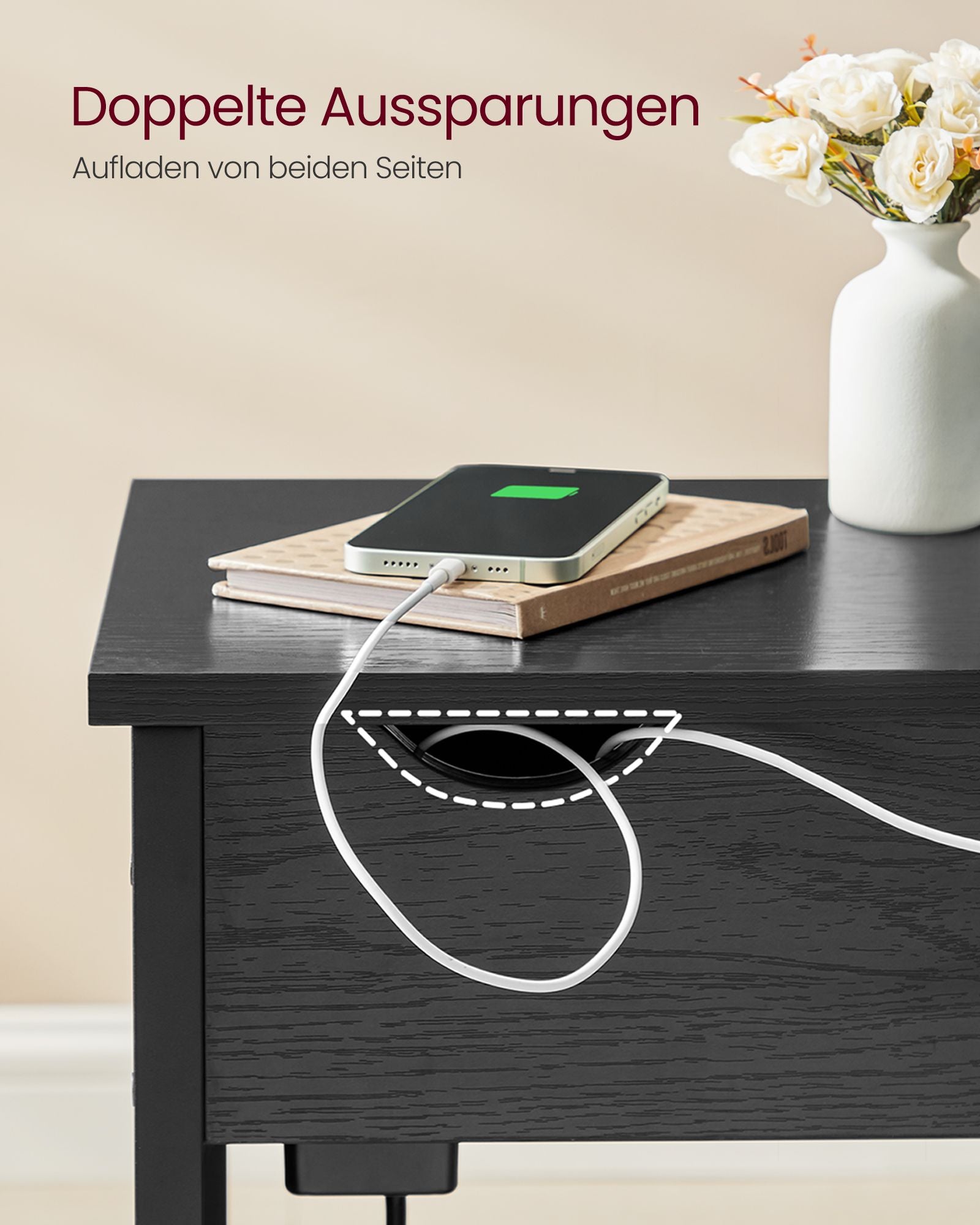 Seitentisch mit Sockel- und USB-Anschlüssen mit Holzkörnern