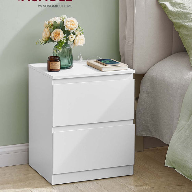 Nachttisch -Set von 2 mit Steckdosen und Schubladen von Wolken weiß
