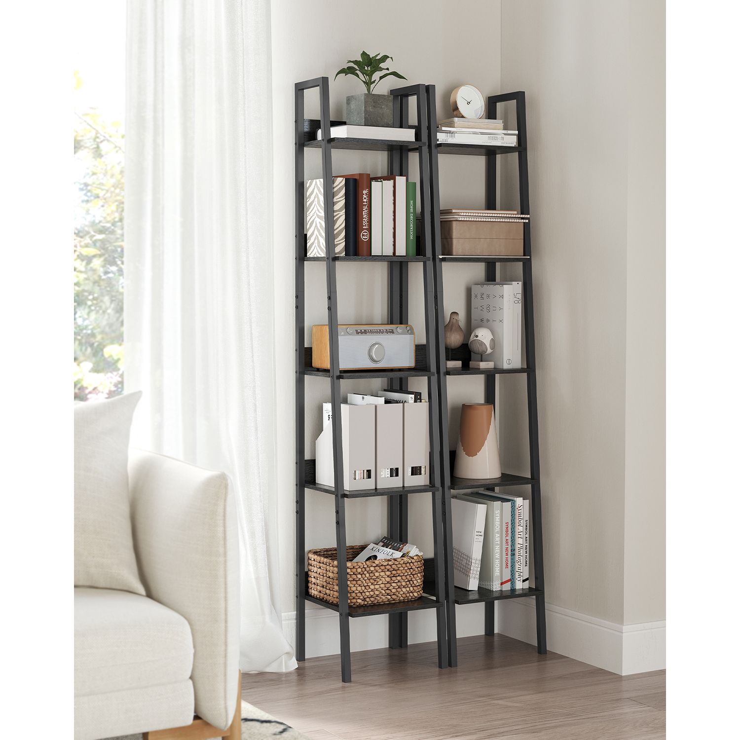 Bücherregal - Leiterregal - mit 5 Levels - Metallrahmen - Schwarz