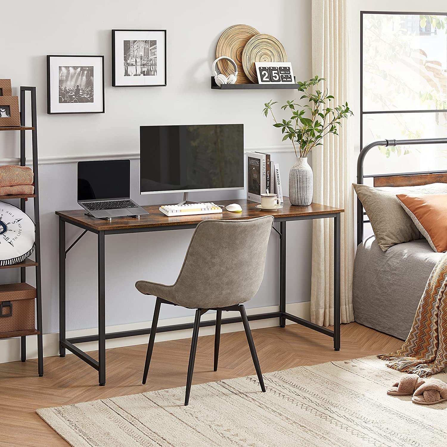 Schreibtisch - Computertisch - Holzoberteil - Metallrahmen - braun / schwarz