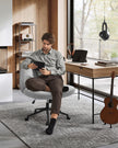 Bürostuhl mit breiter Sitz und paubengrauem Chassis