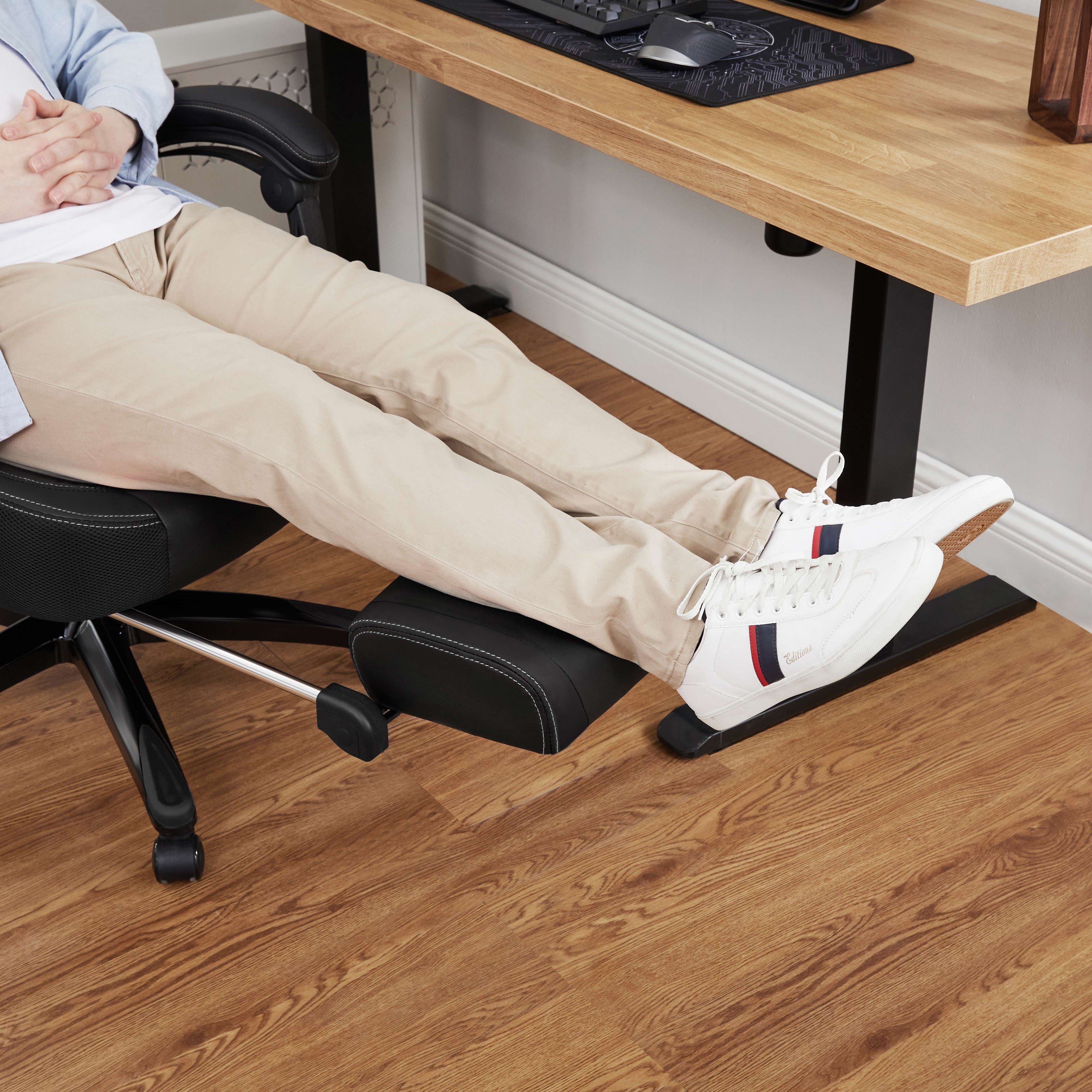 Gaming Chair - Game Chair - Bürostuhl - mit Fußstütze und Kopfstütze - Schwarz