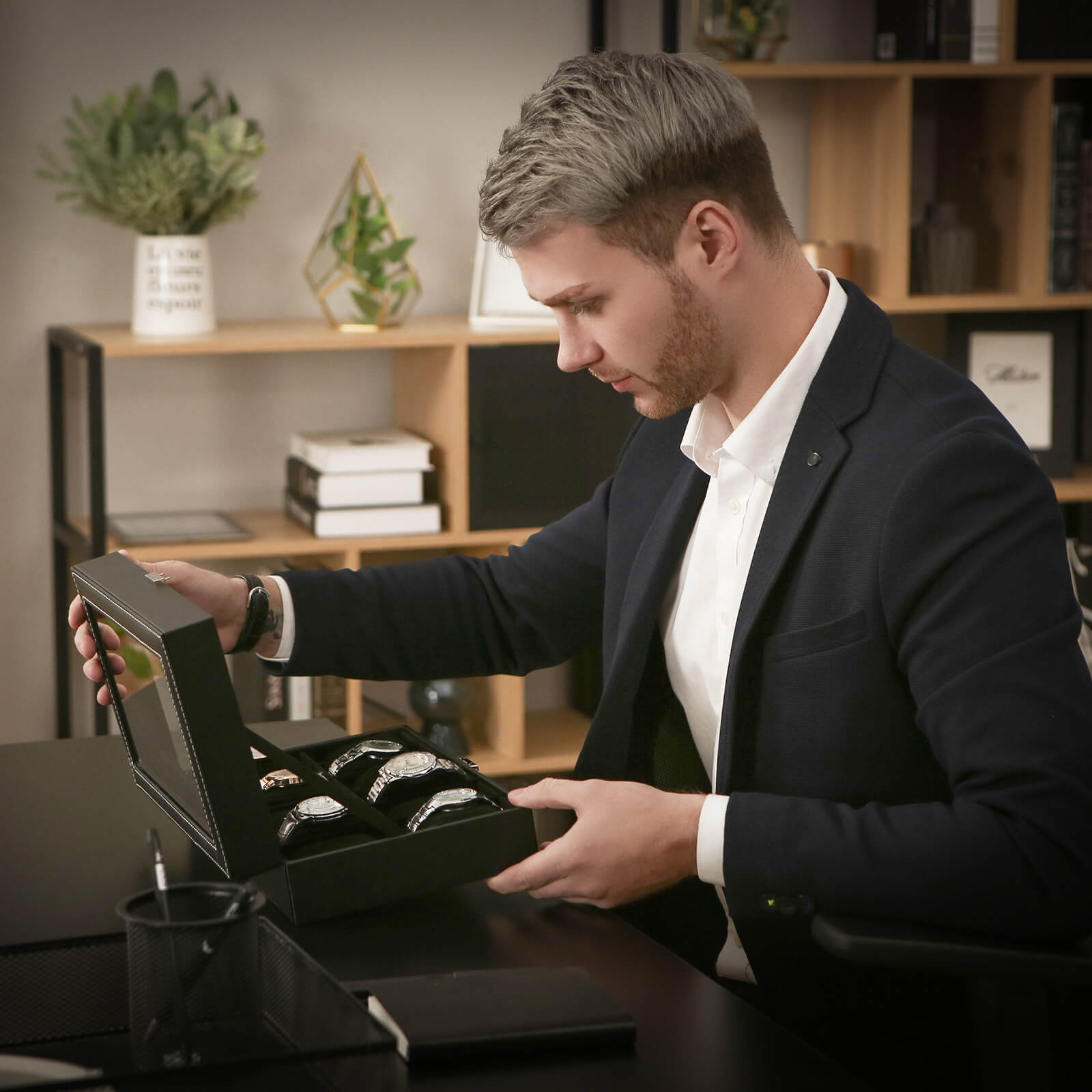 Watchbox - 12 Uhren - Glasdeckel - Schwarz