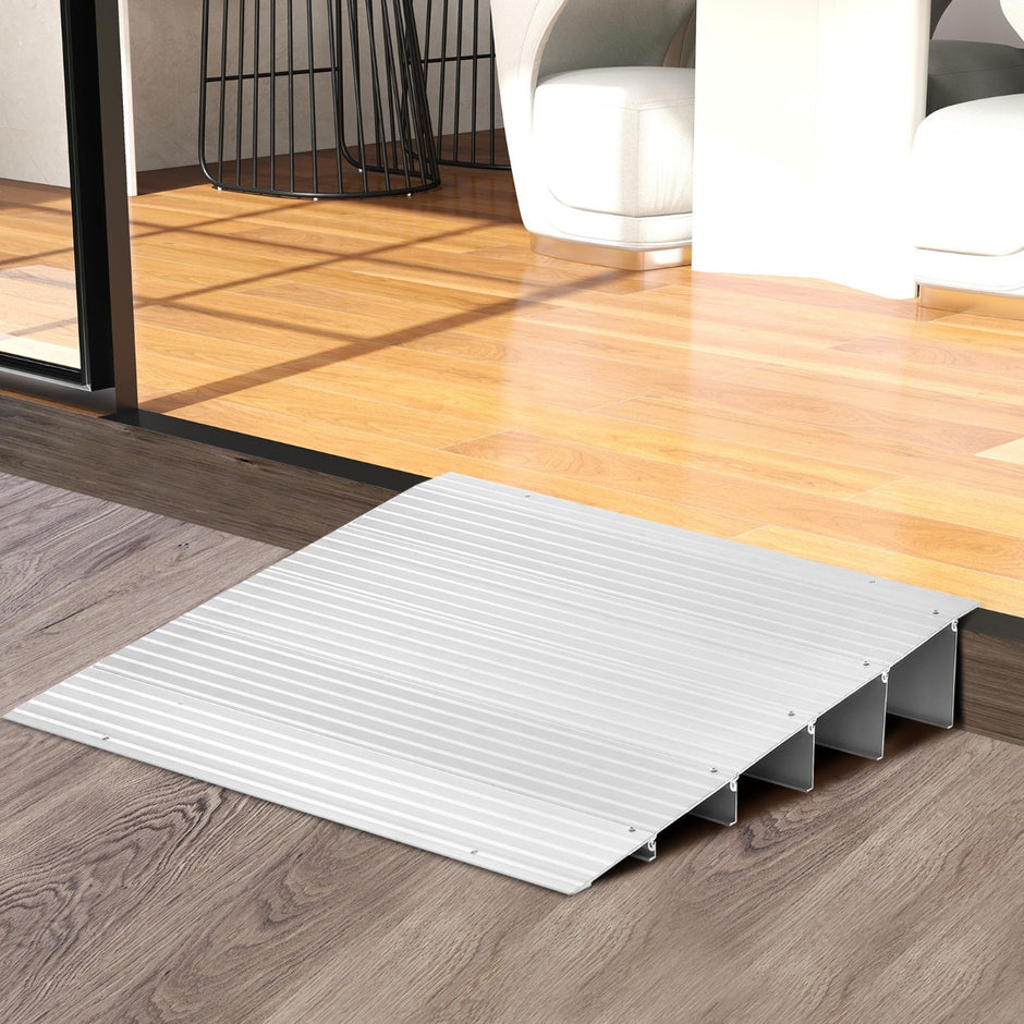 Dörrtröskelramp – hög infartsramp med justerbar aluminiumram halkfri påfartsramp – 13 cm – Silver