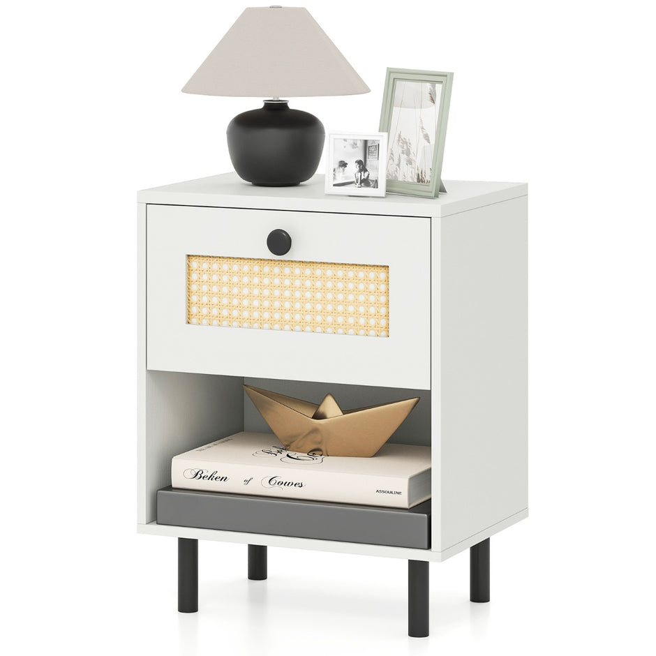 Nattduksbord – Boho stil med rottinglåda stabila ben tippskydd – 4 2 40 x 30 x 52 cm – Vit